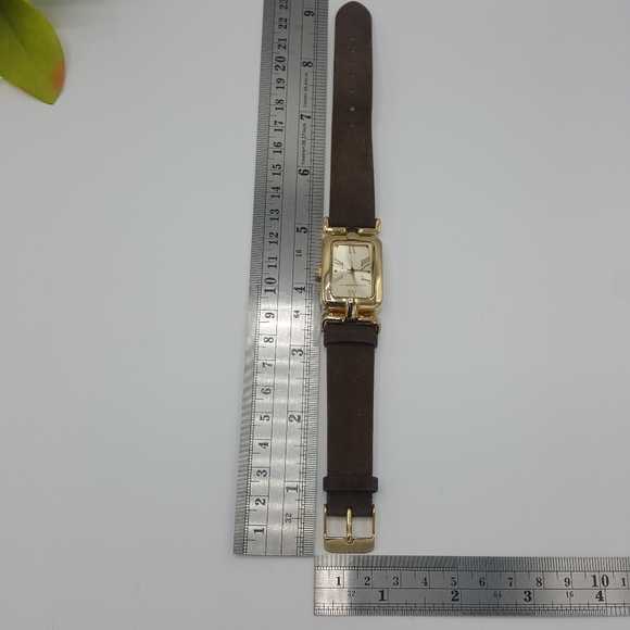 ✔️Isaac Mizrahi Live Brown Leather Watch - Picture 5 of 5